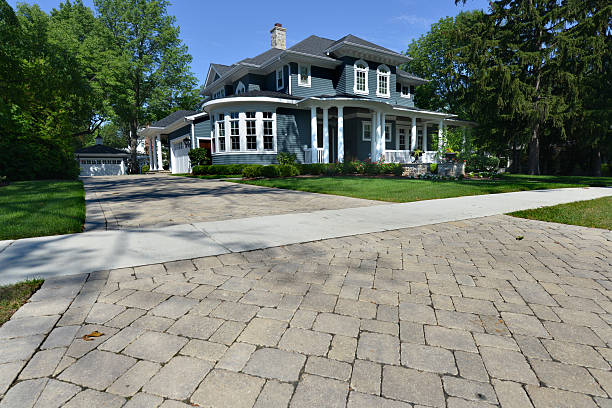 Best Interlocking Driveway Pavers  in Newburg, WI